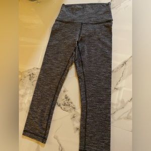 Lululemon leggings capris size 4